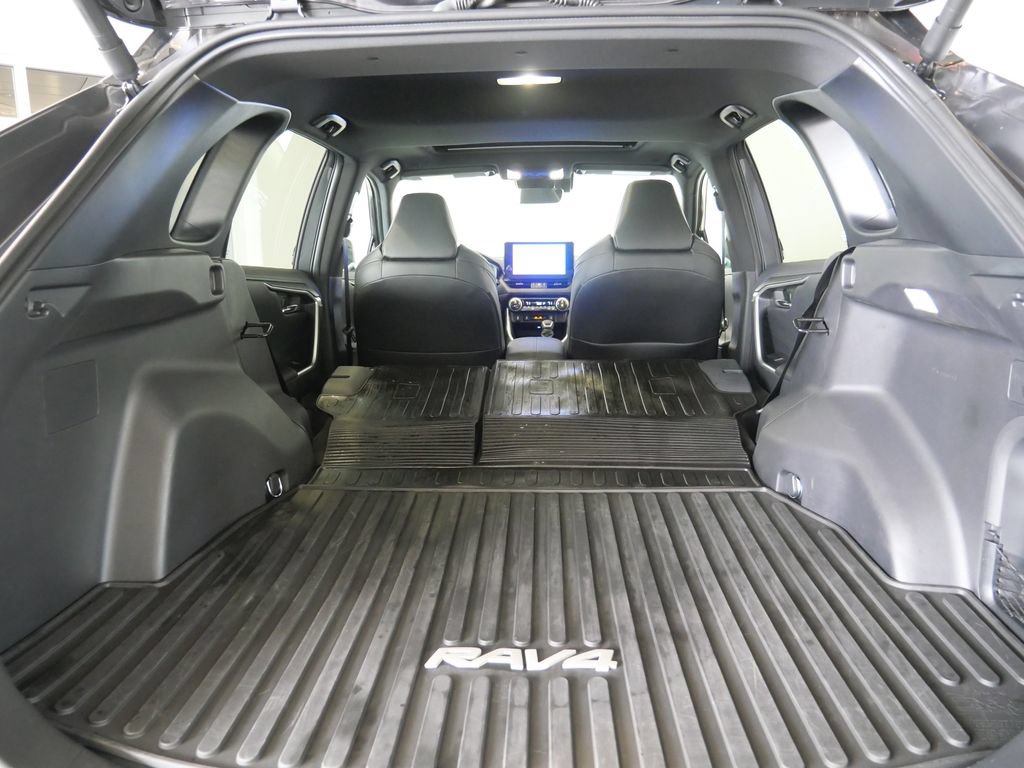 Used 2024 Toyota RAV4 XSE AWD/4WD image 29