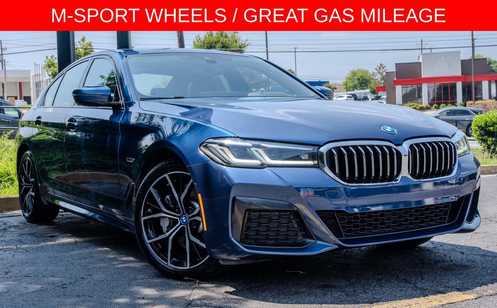 Used 2023 BMW 530e w/ M Sport Package RWD image 3