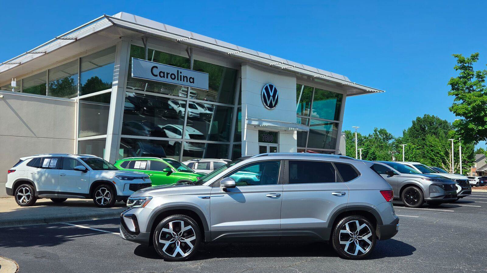 Certified 2023 Volkswagen Taos SEL AWD/4WD image 2