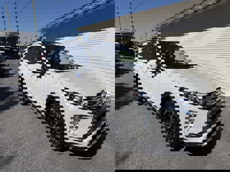 Used 2020 Mitsubishi Eclipse Cross SE image 3