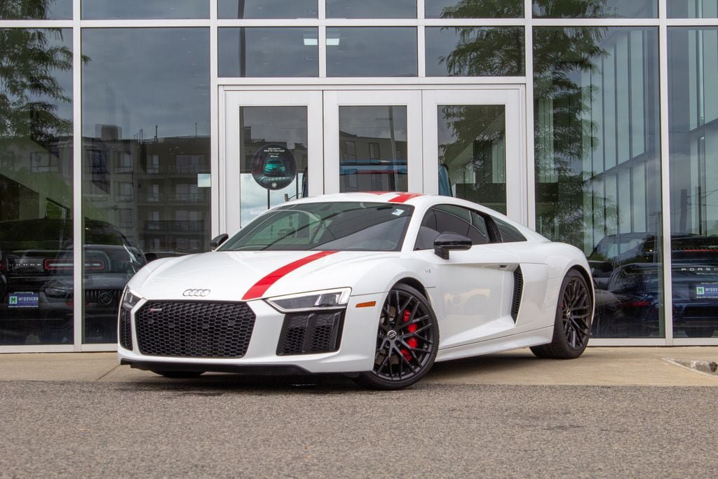 Used 2018 Audi R8 V10 w/ Premium Package RWD image 1