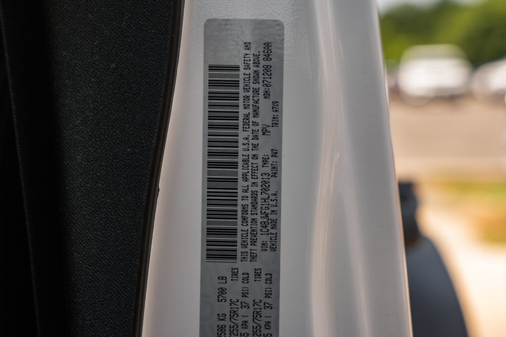 Used 2017 Jeep Wrangler Unlimited Rubicon w/ Cold Weather Group image 35