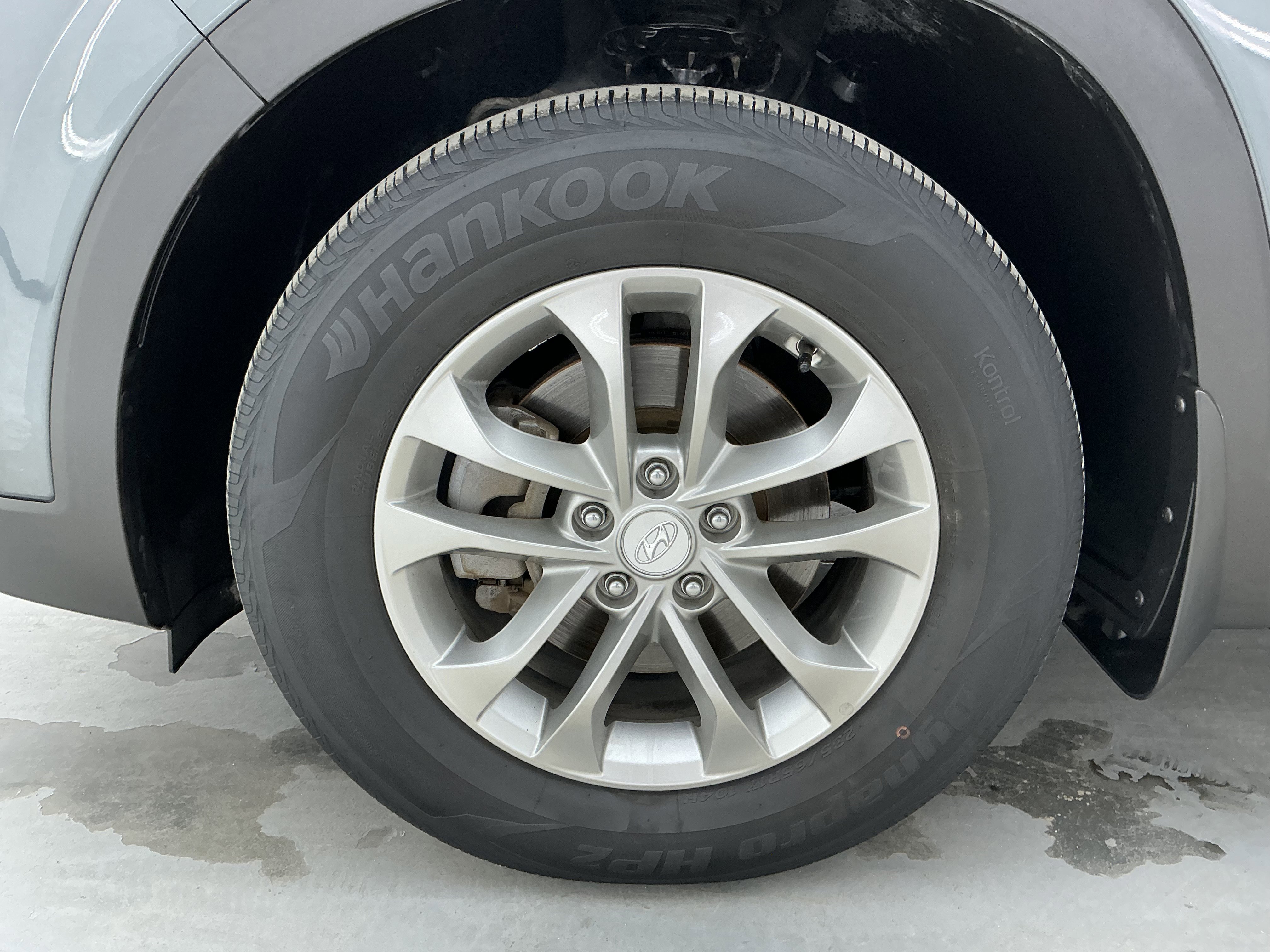 Used 2020 Hyundai Santa Fe SE w/ Cargo Package image 18