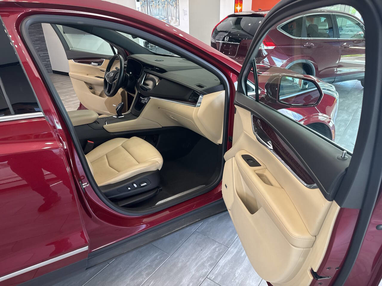 Used 2018 Cadillac XT5 Premium Luxury image 31