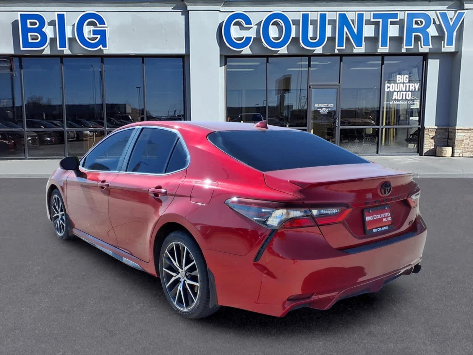 Used 2023 Toyota Camry SE FWD image 7