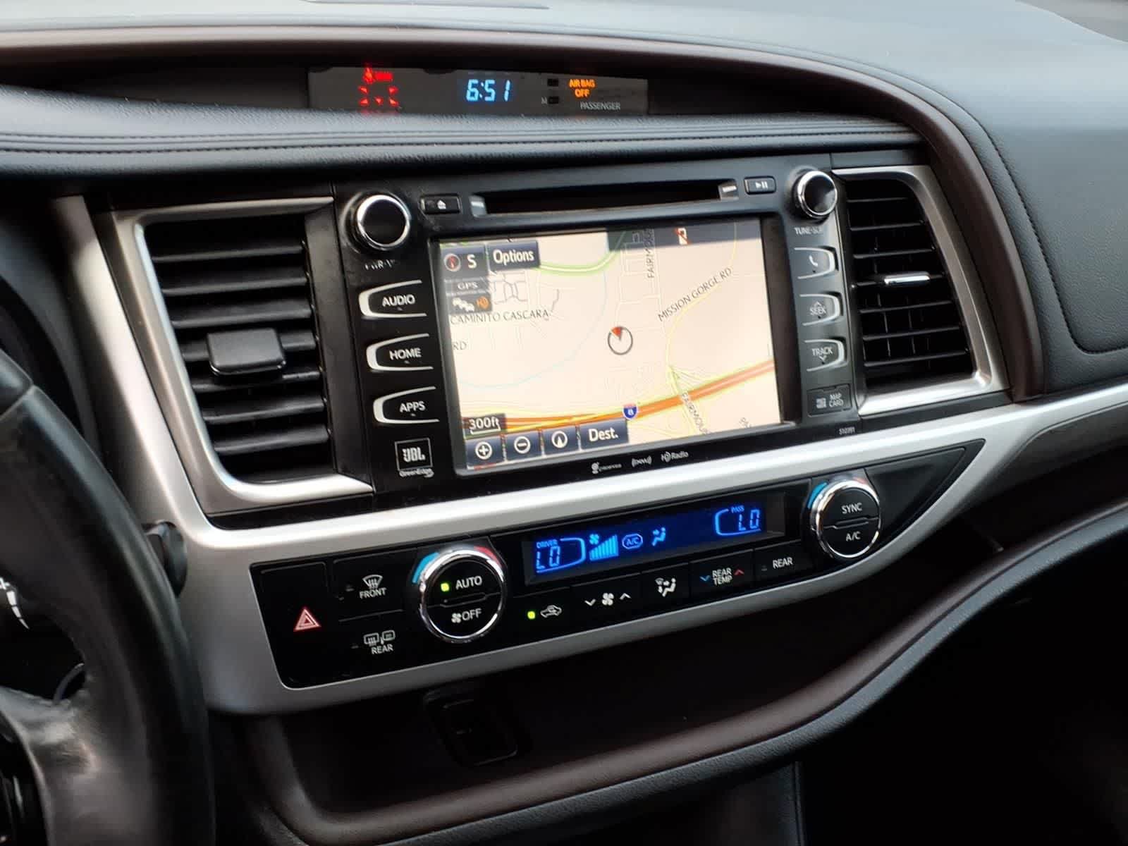 Used 2019 Toyota Highlander Limited FWD image 21