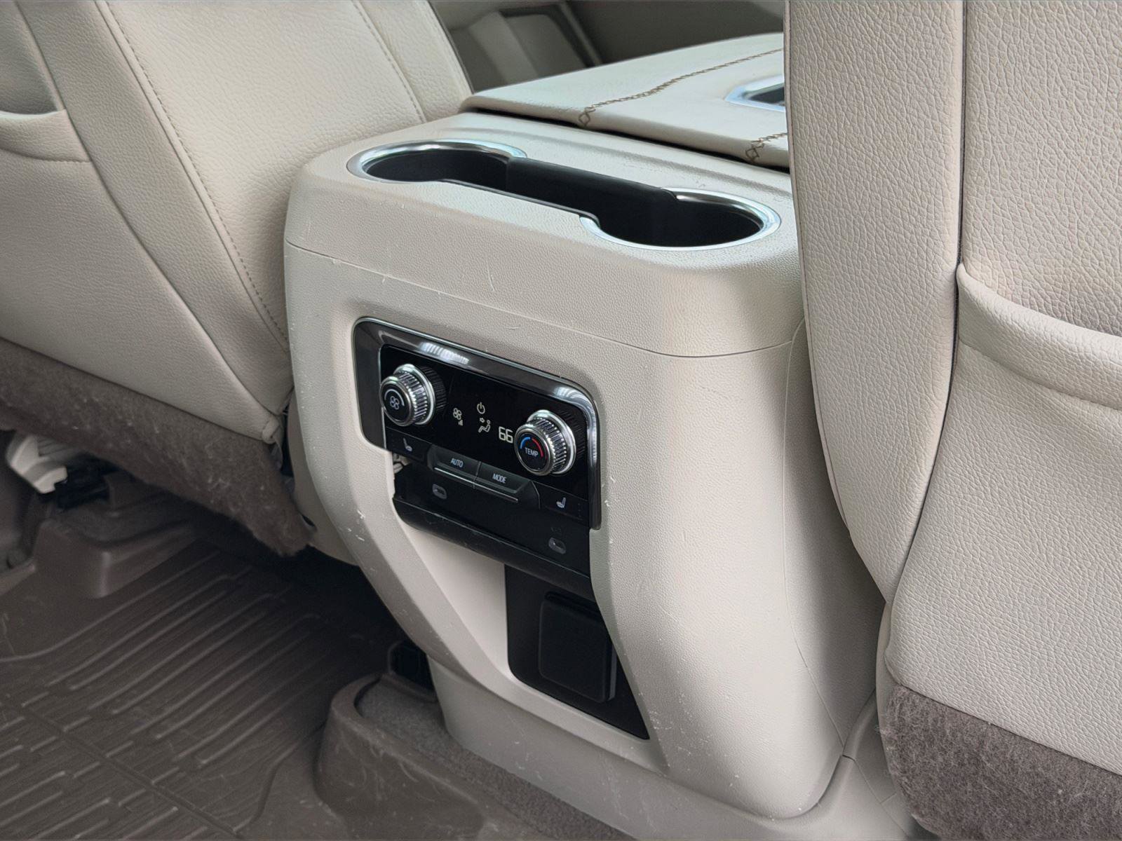 Used 2022 GMC Yukon XL Denali w/ Denali Premium Package RWD image 50