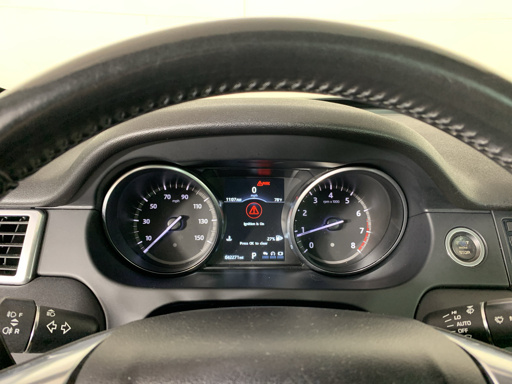 Used 2017 Land Rover Discovery Sport HSE AWD/4WD image 22