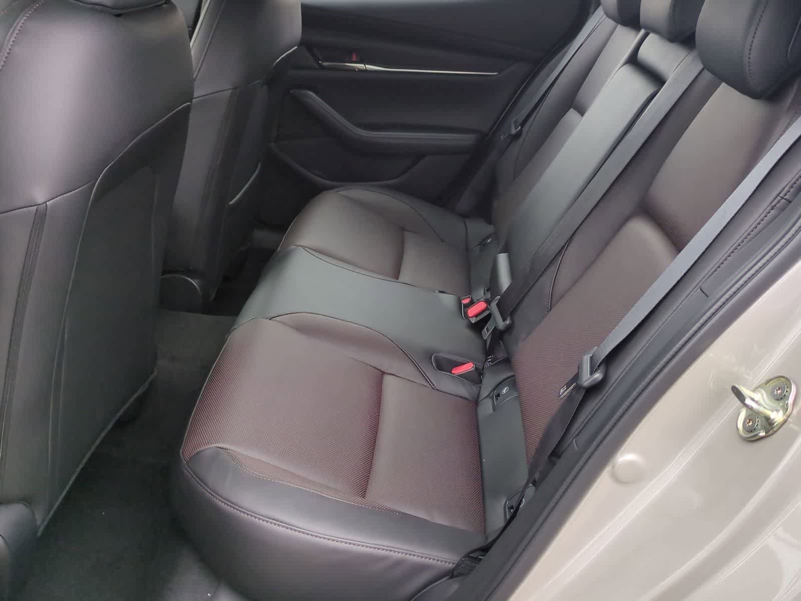 New 2026 MAZDA MAZDA3 Hatchback w/Premium Plus Pkg image 19