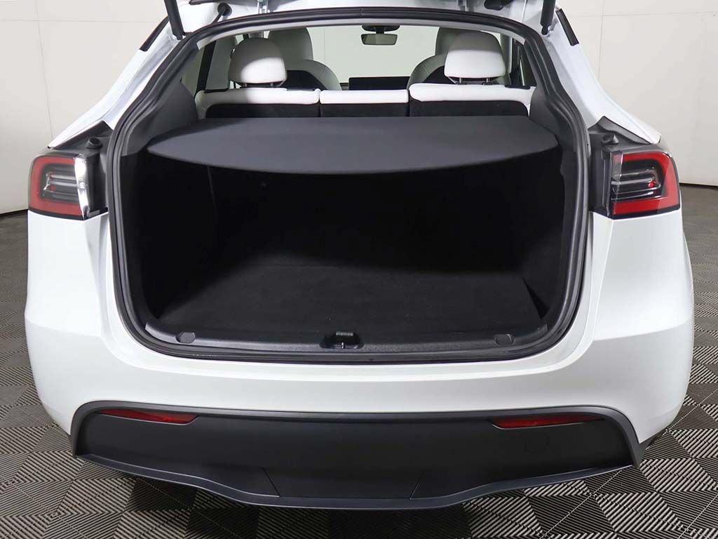 Used 2023 Tesla Model Y Performance AWD/4WD image 16