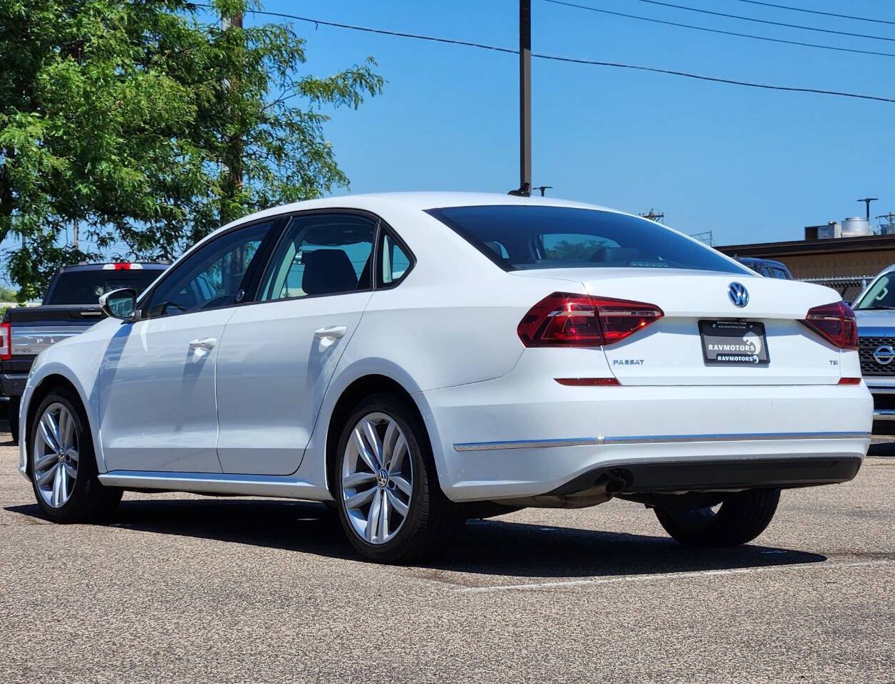 Used 2019 Volkswagen Passat 2.0T Wolfsburg w/ Wheels & Sunroof Package FWD image 8