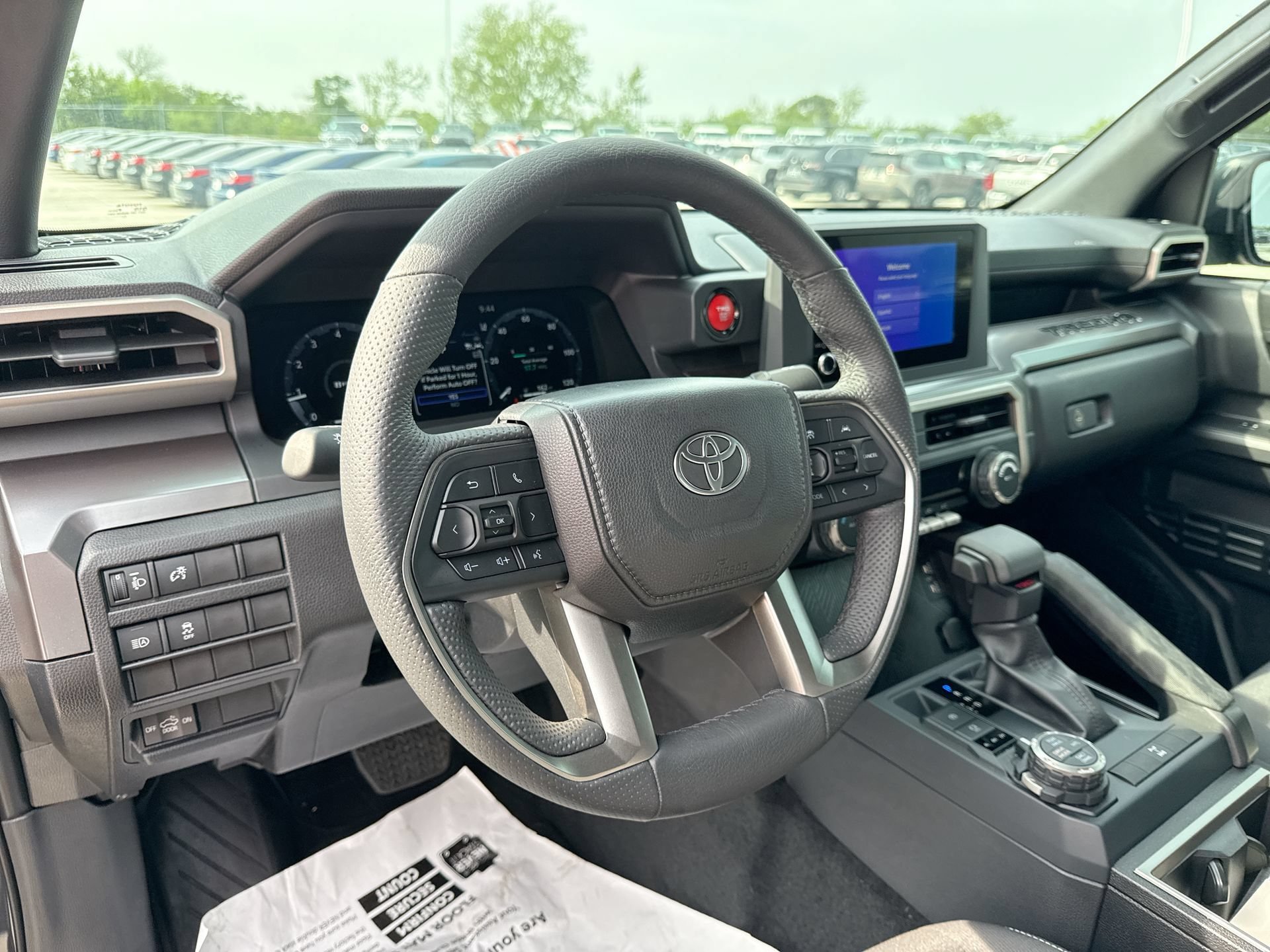 Certified 2025 Toyota Tacoma TRD Off-Road AWD/4WD image 11