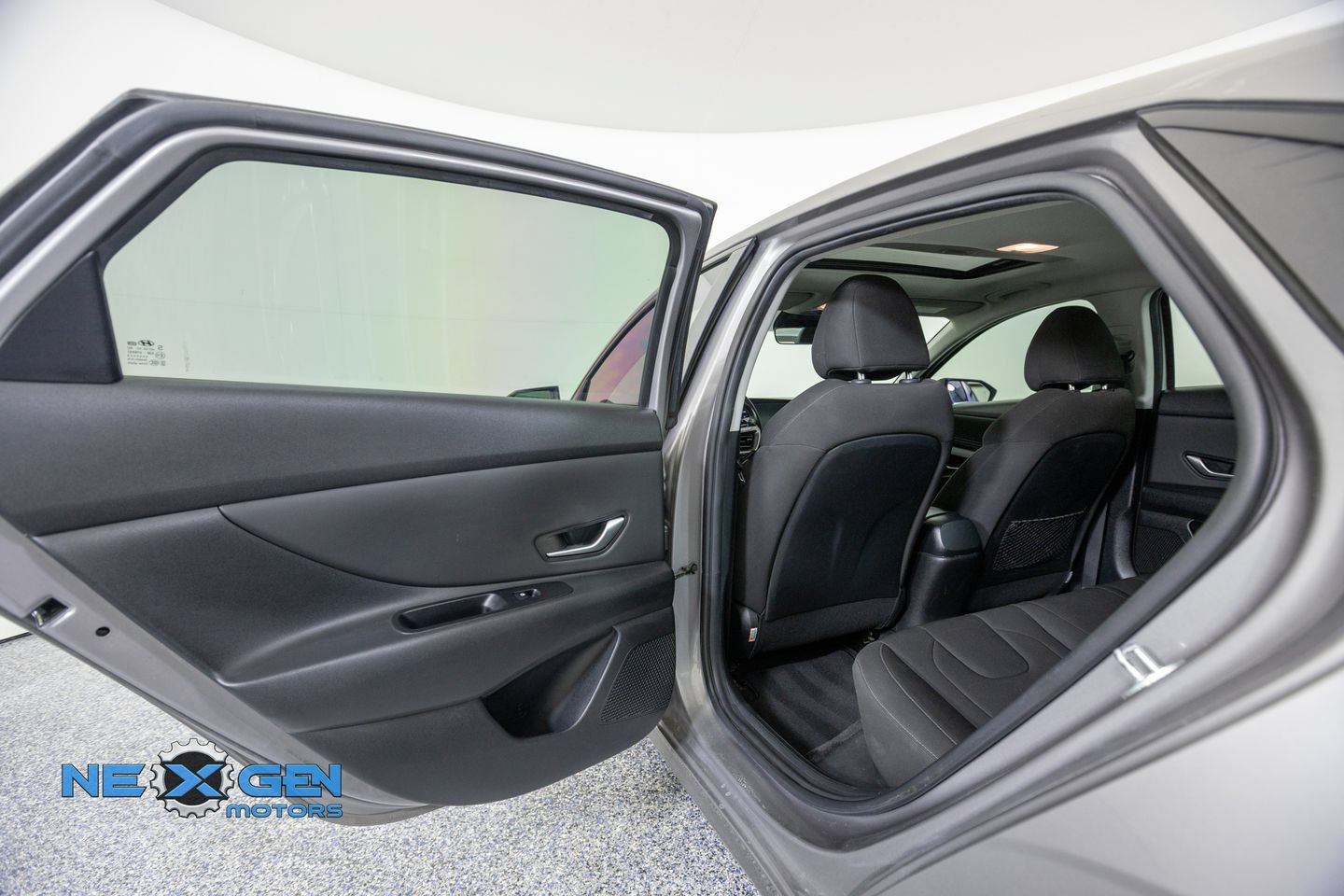 Used 2021 Hyundai Elantra SEL w/ Convenience + Premium Package FWD image 25