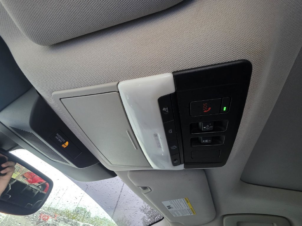 Used 2022 Nissan Pathfinder Platinum w/ Cargo Package FWD image 28