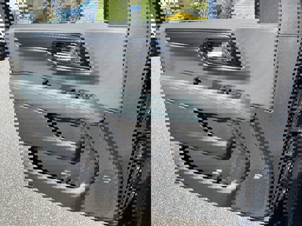 New 2026 GMC Yukon XL AT4 image 9