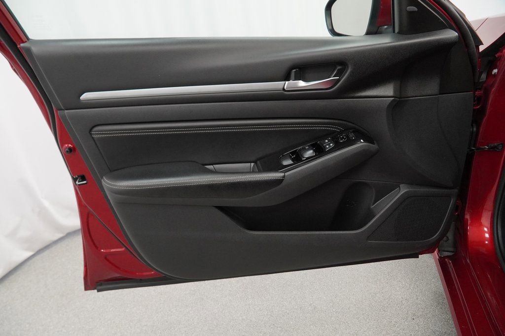 Used 2023 Nissan Altima 2.5 SV w/ SV Premium Package image 39