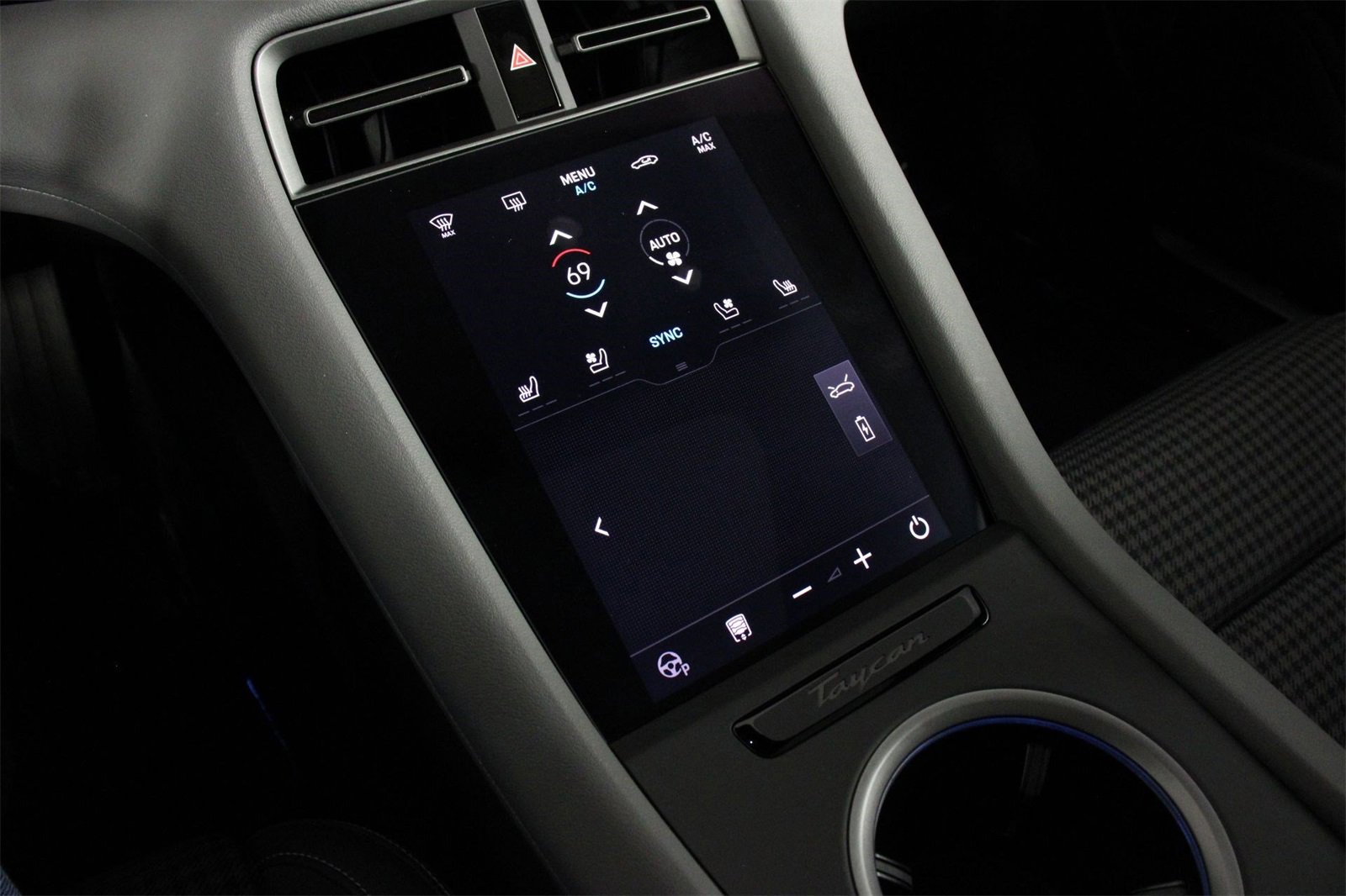 Used 2025 Porsche Taycan 4 Cross Turismo image 18