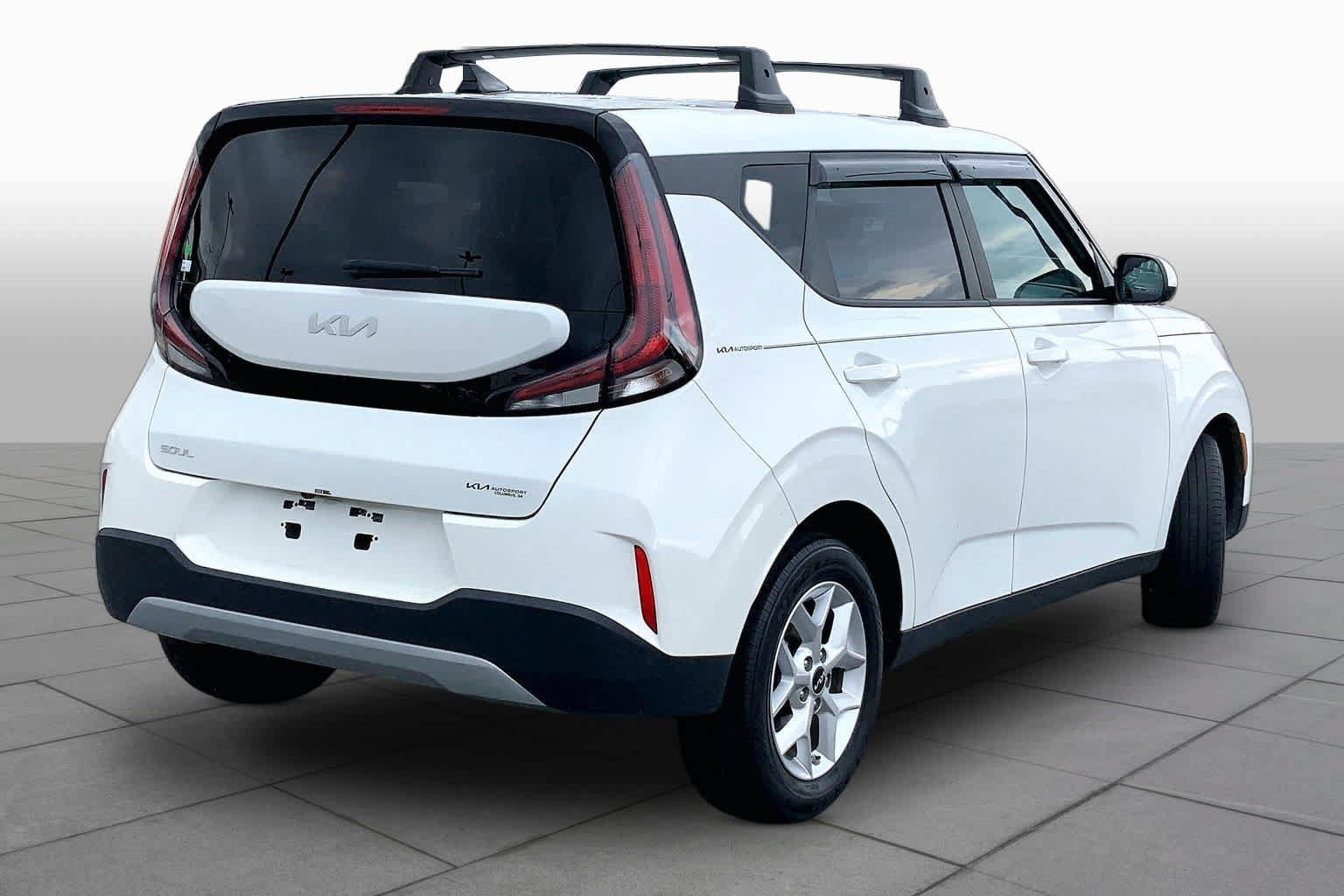 Used 2025 Kia Soul LX w/ LX Technology Package FWD image 12
