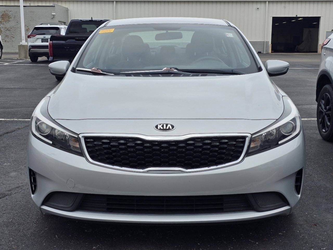 Used 2017 Kia Forte LX w/ LX Popular Package image 2