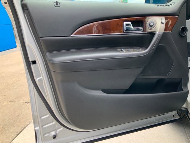 Used 2014 Lincoln MKX AWD w/ Equipment Group 101A image 14