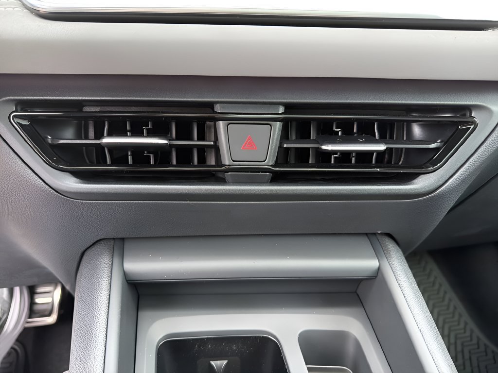 New 2026 Volkswagen Tiguan SE R-Line AWD/4WD image 20