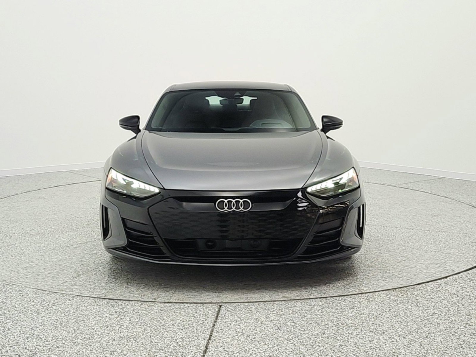 Used 2022 Audi RS e-tron GT image 2