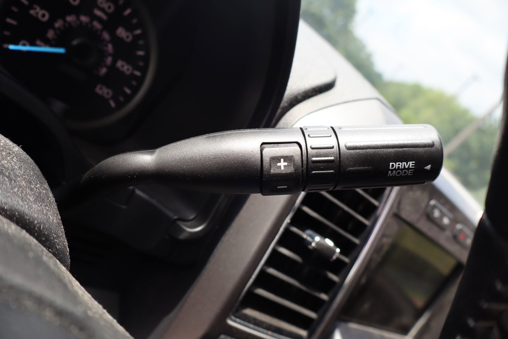 Used 2019 Ford F150 XLT w/ Equipment Group 302A Luxury AWD/4WD image 17