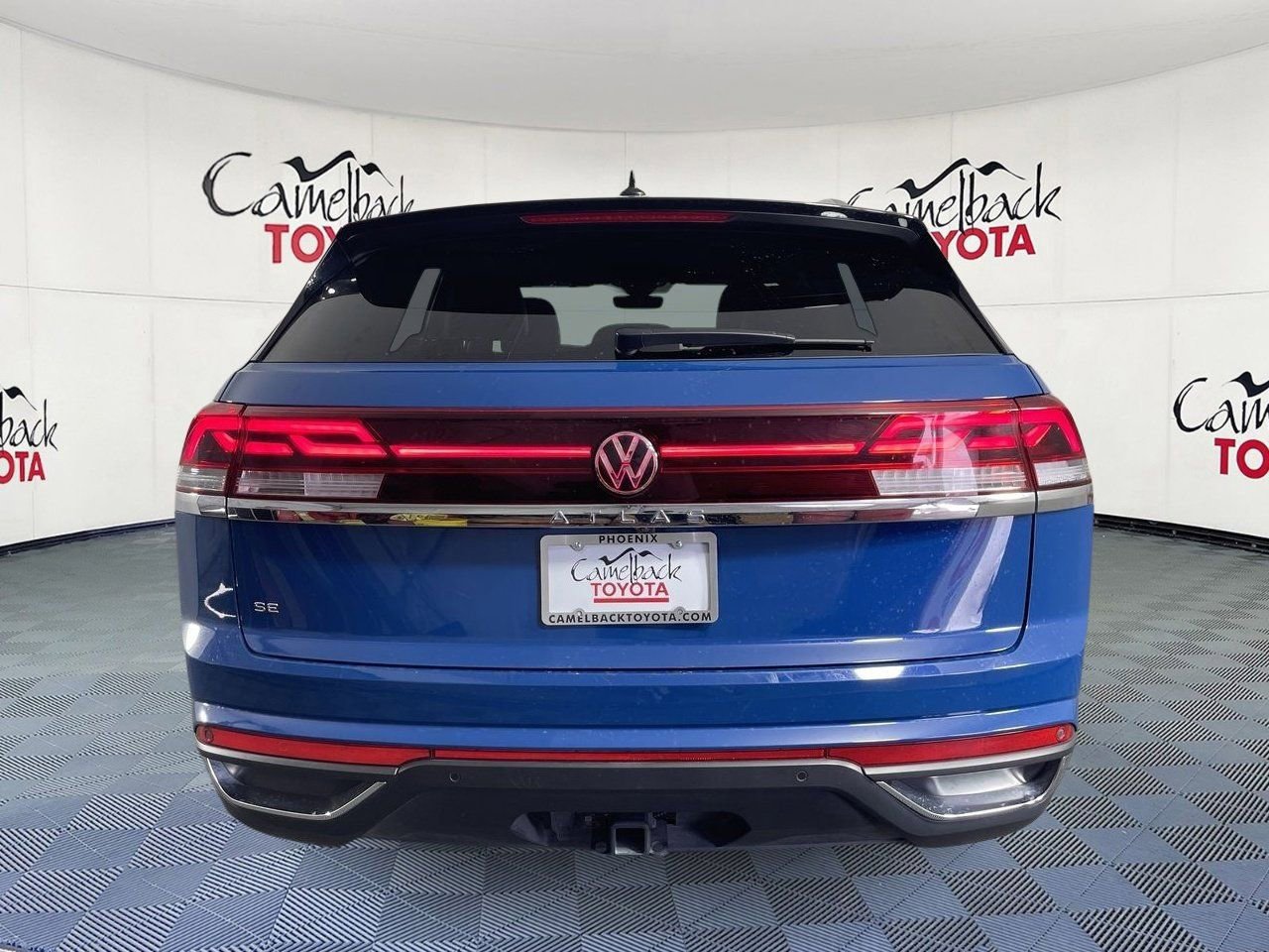 Used 2025 Volkswagen Atlas Cross Sport SE FWD image 6