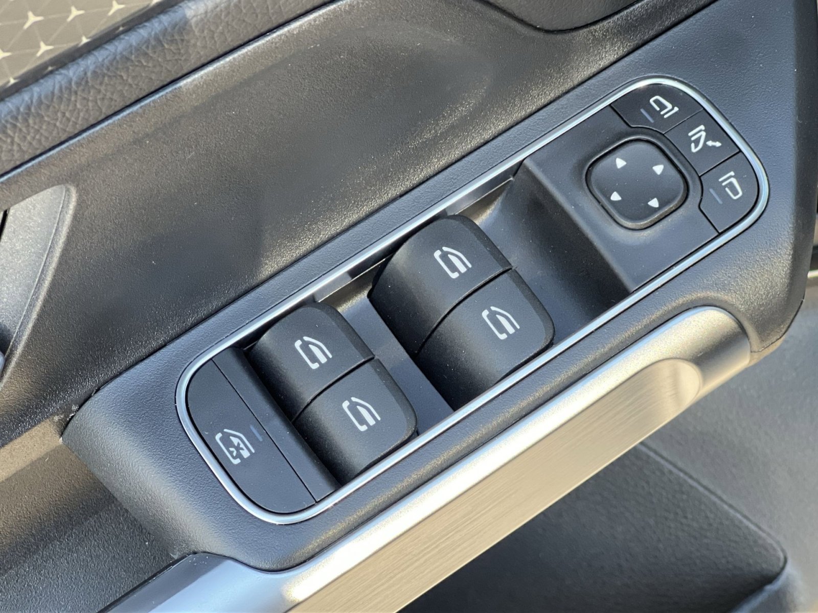 Certified 2026 Mercedes-Benz GLB 250 4MATIC image 13