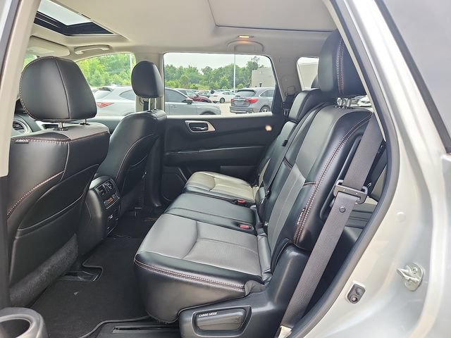 Used 2019 Nissan Pathfinder SL AWD/4WD image 10