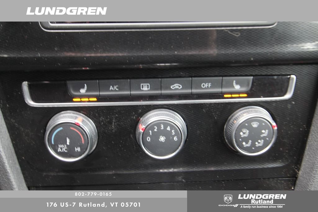 Used 2017 Volkswagen Golf 4-Door image 20