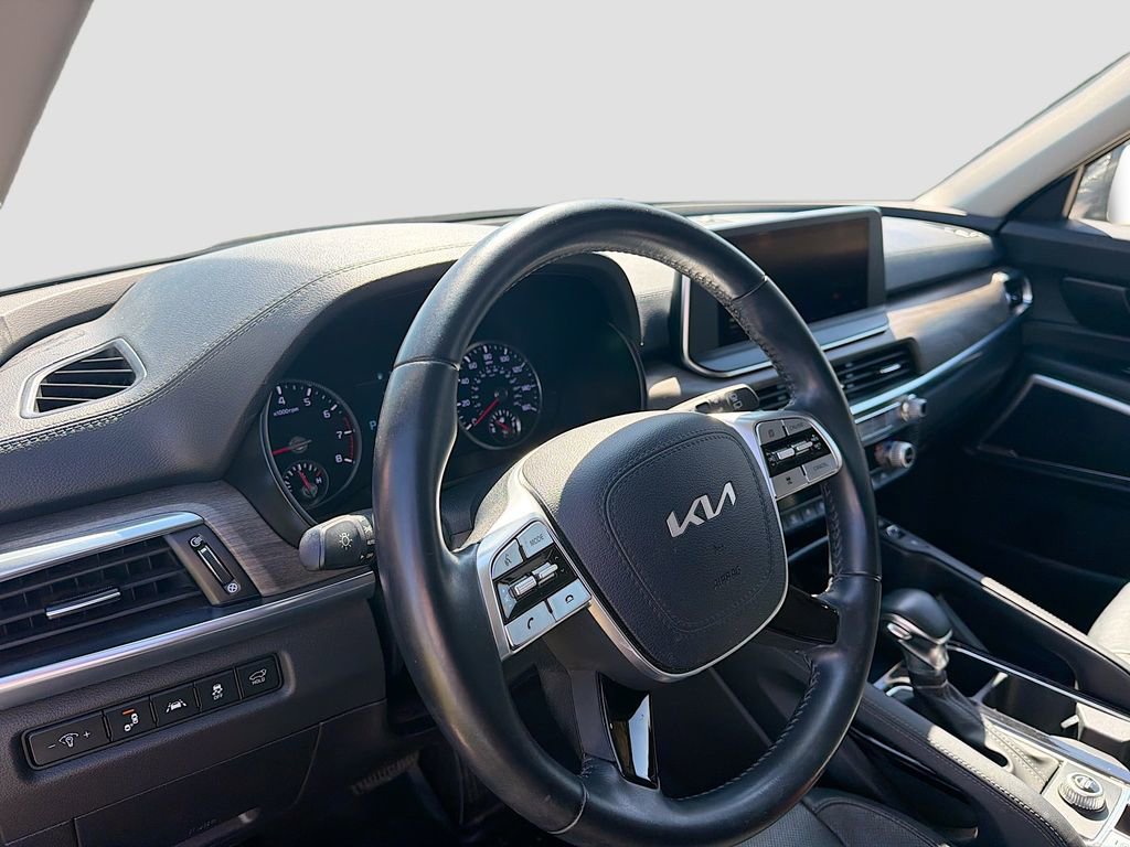 Used 2022 Kia Telluride EX w/ EX Premium Package FWD image 9