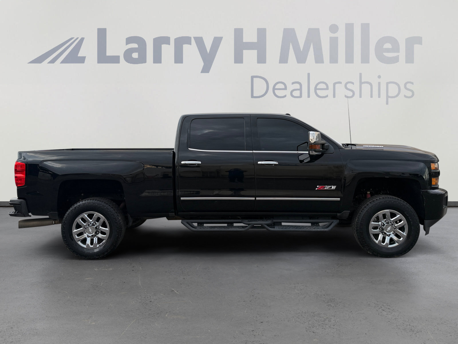Used 2017 Chevrolet Silverado 3500 LTZ w/ Duramax Plus Package AWD/4WD image 6
