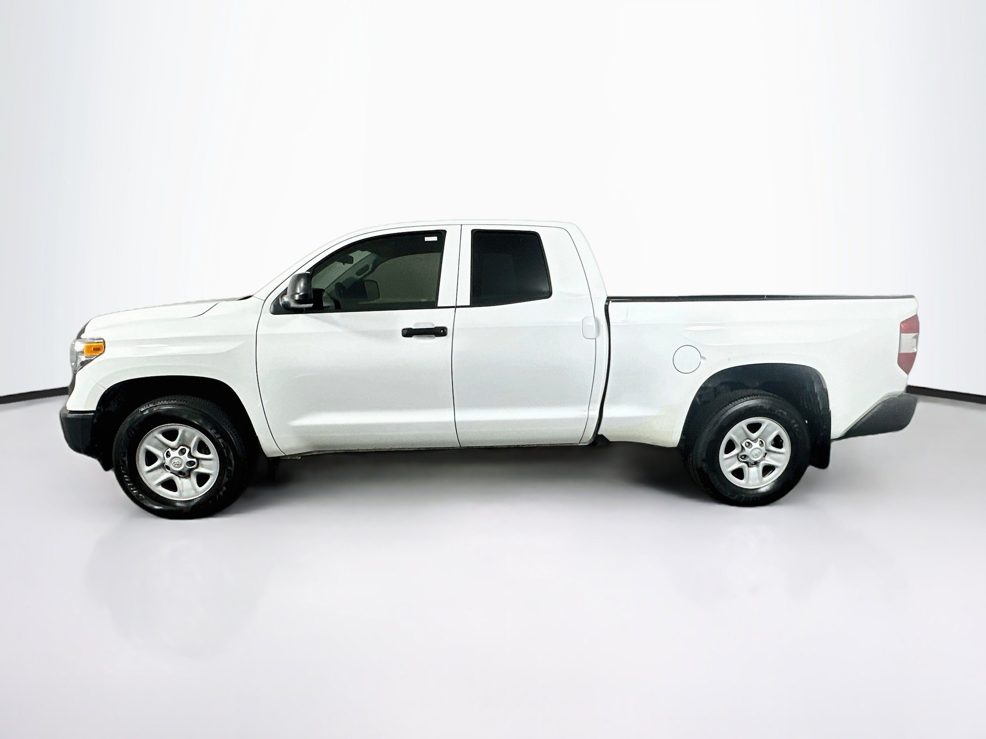 Used 2015 Toyota Tundra SR w/ Tow Package RWD image 4