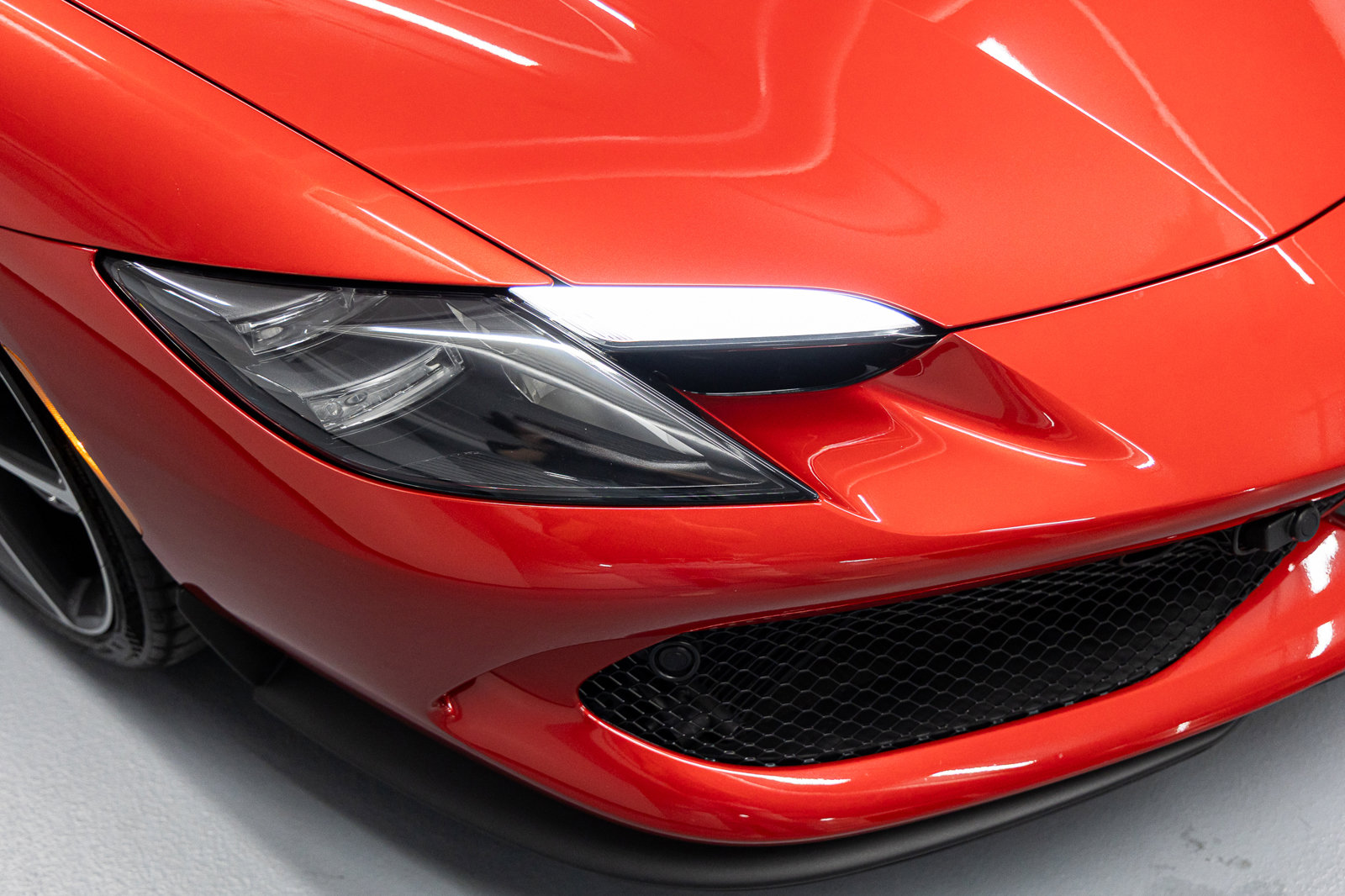 Used 2022 Ferrari 296 GTB image 9