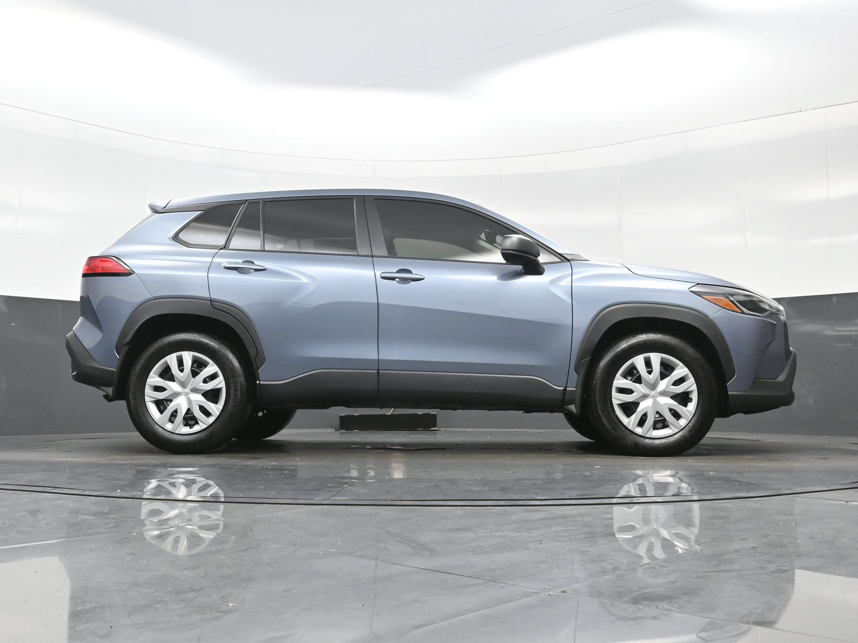 Used 2024 Toyota Corolla Cross L FWD image 30