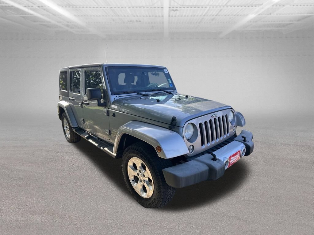Used 2014 Jeep Wrangler Unlimited Sahara w/ Connectivity Group AWD/4WD image 3