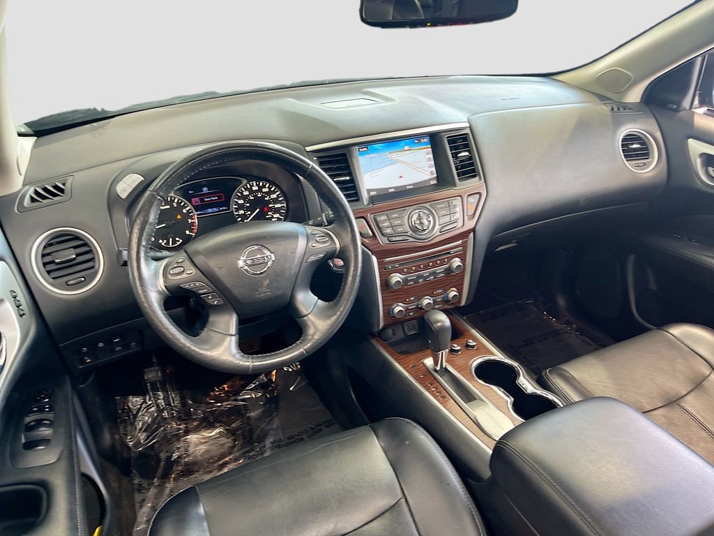 Used 2020 Nissan Pathfinder Platinum FWD image 23
