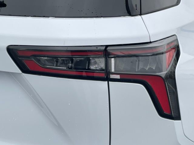 New 2026 Chevrolet Equinox RS w/ LPO, Floor Liner Package image 22