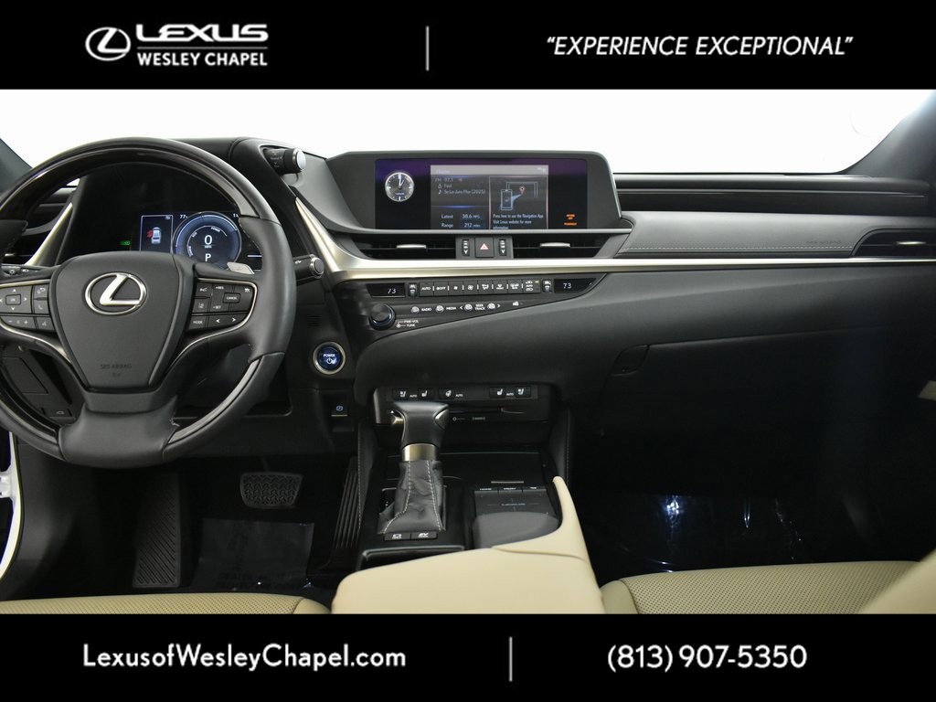 Used 2020 Lexus ES 300h w/ Premium Package image 28