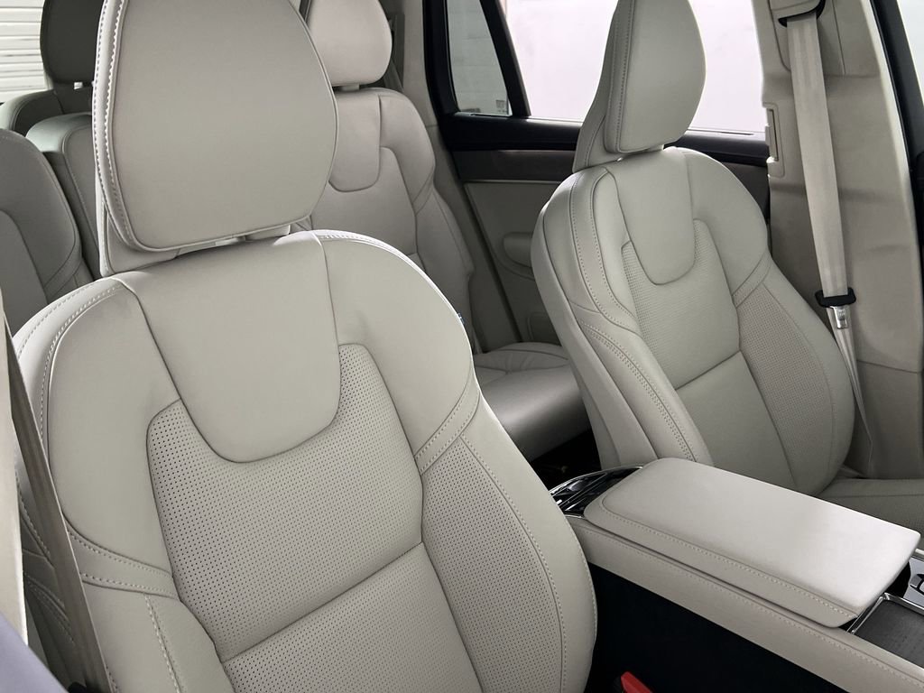 New 2026 Volvo XC90 B6 Ultra w/ Lounge Package image 24