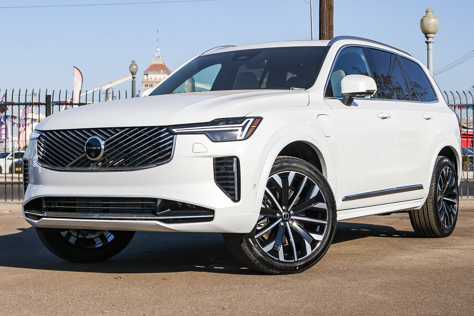 New 2026 Volvo XC90 T8 Ultra w/ Protection Package