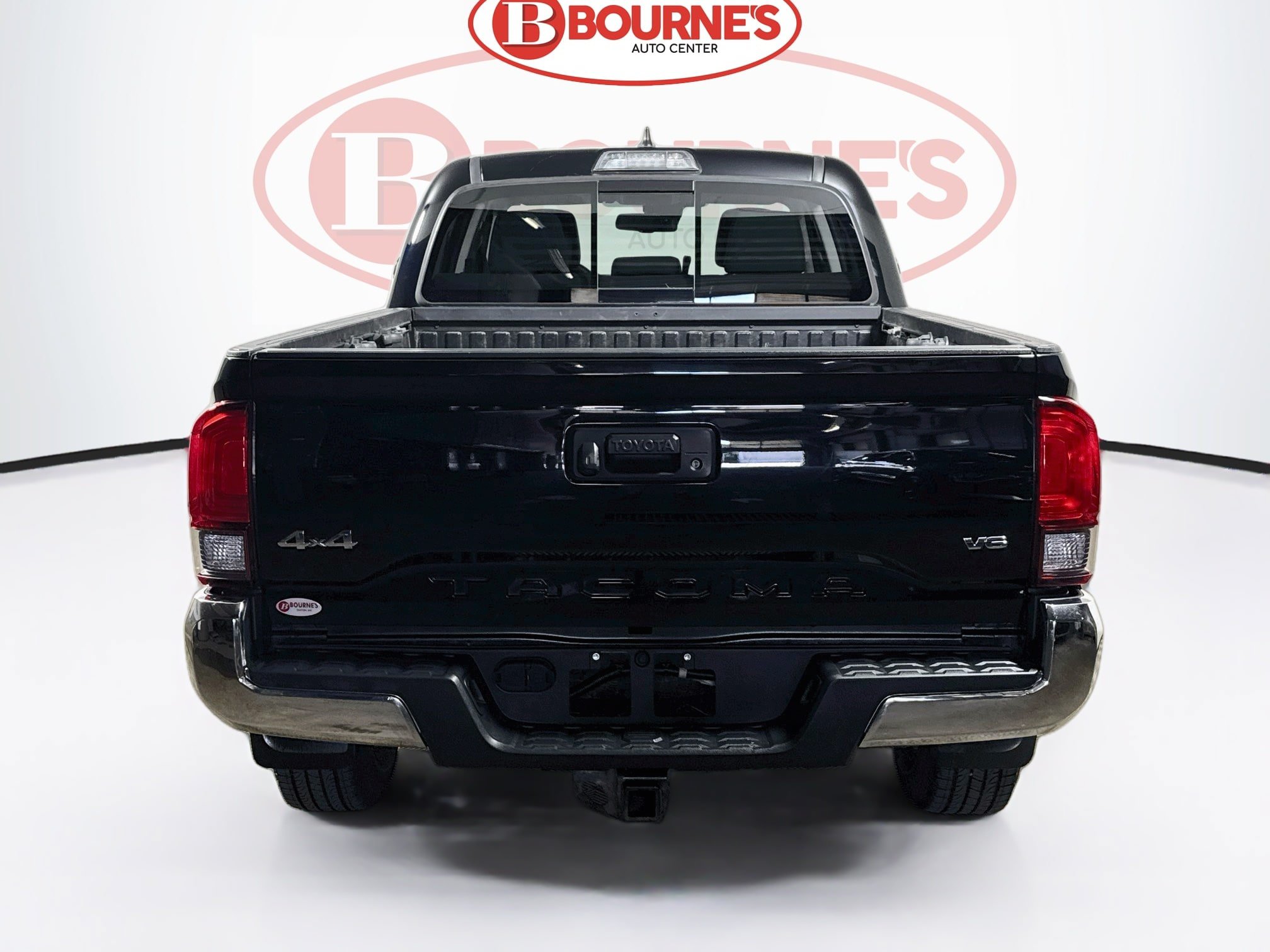 Used 2018 Toyota Tacoma SR5 AWD/4WD image 8