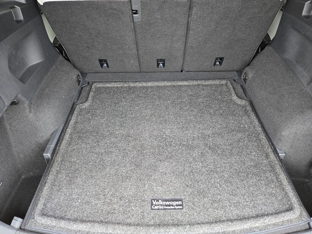 Used 2021 Volkswagen Tiguan SE R-Line image 42