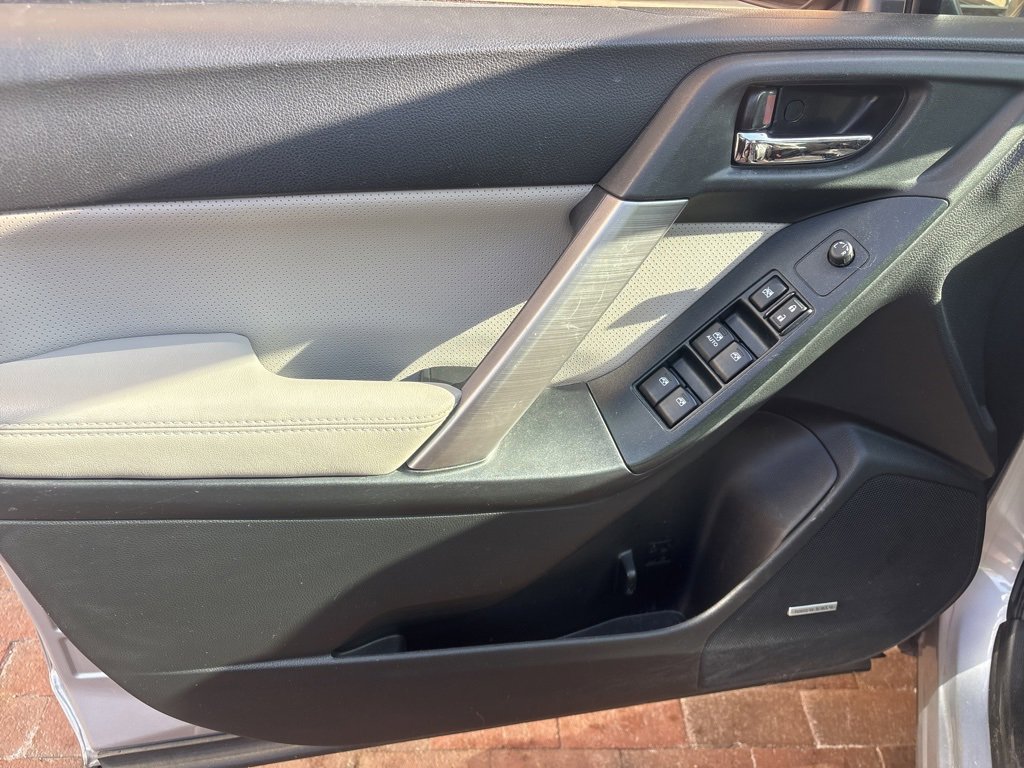 Used 2016 Subaru Forester 2.5i Limited image 11