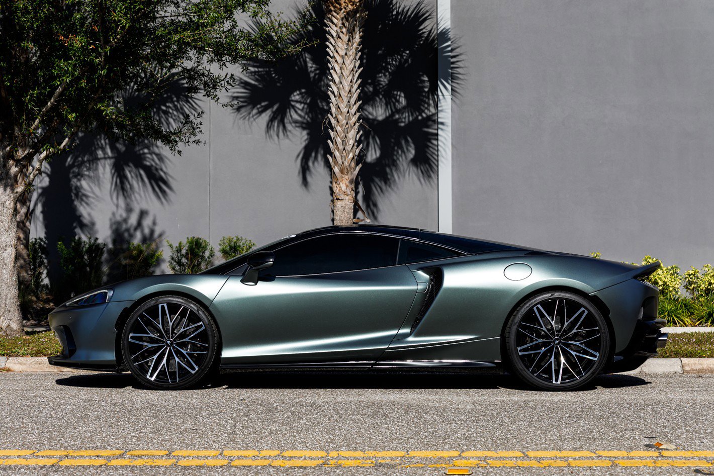 Used 2025 McLaren GTS RWD image 23