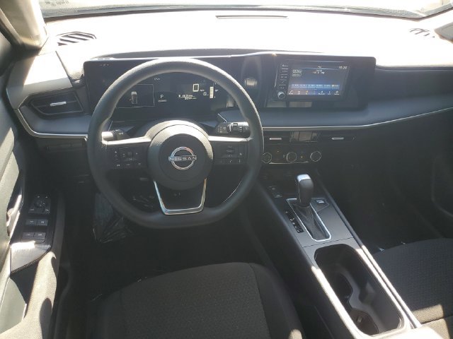 Used 2025 Nissan Kicks S FWD image 11