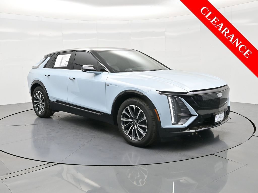 Used 2025 Cadillac Lyriq Sport image 4