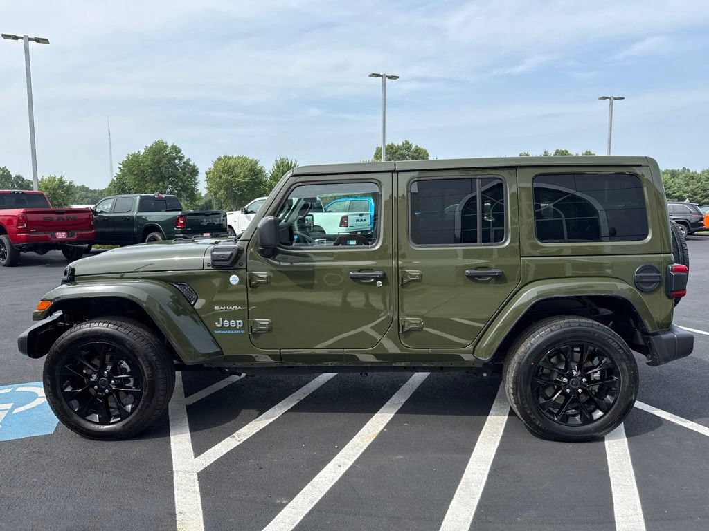 Used 2024 Jeep Wrangler Unlimited Sahara w/ Safety Group AWD/4WD image 5