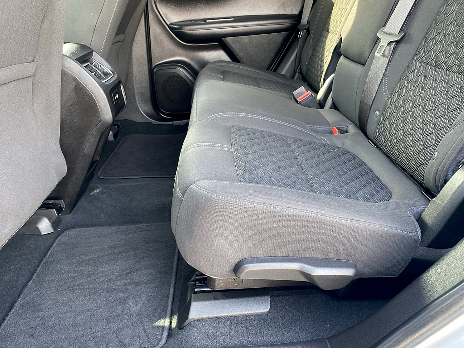 Used 2022 Chevrolet Blazer LT FWD image 16